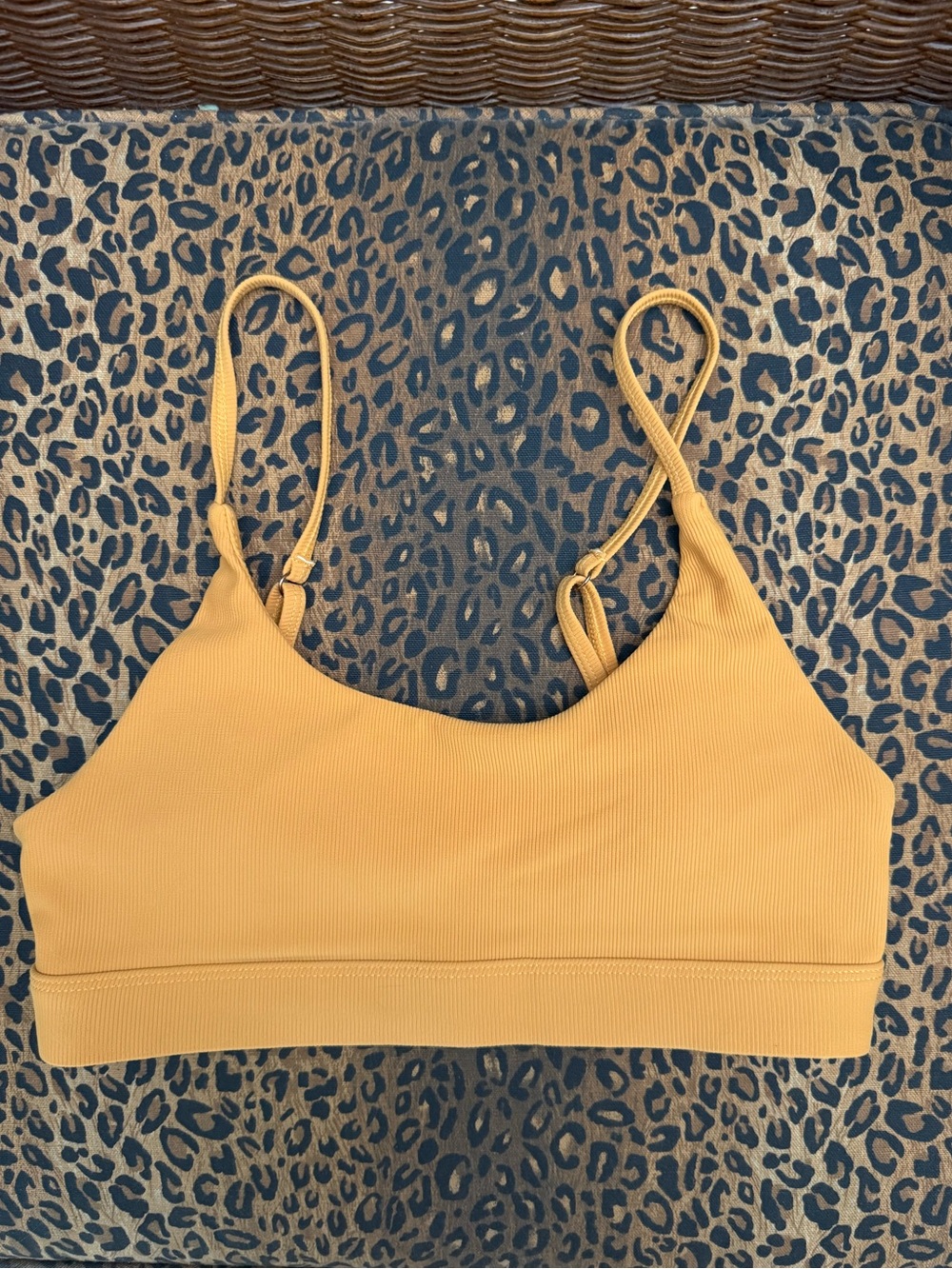 Wilo Ribbed sports bra - Mustard
